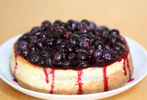New York vanilla cheesecake with blueberries