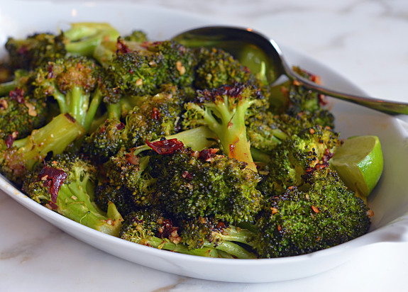 Steamed broccoli with vinegar